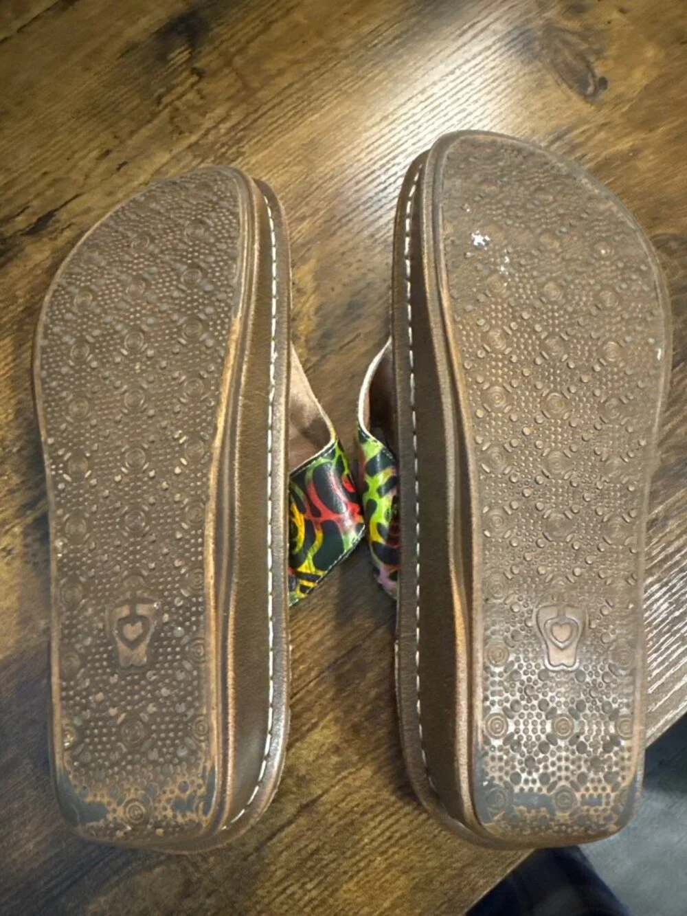 L'Artiste Aldora Sandals Hand Painted Leather Sz 38